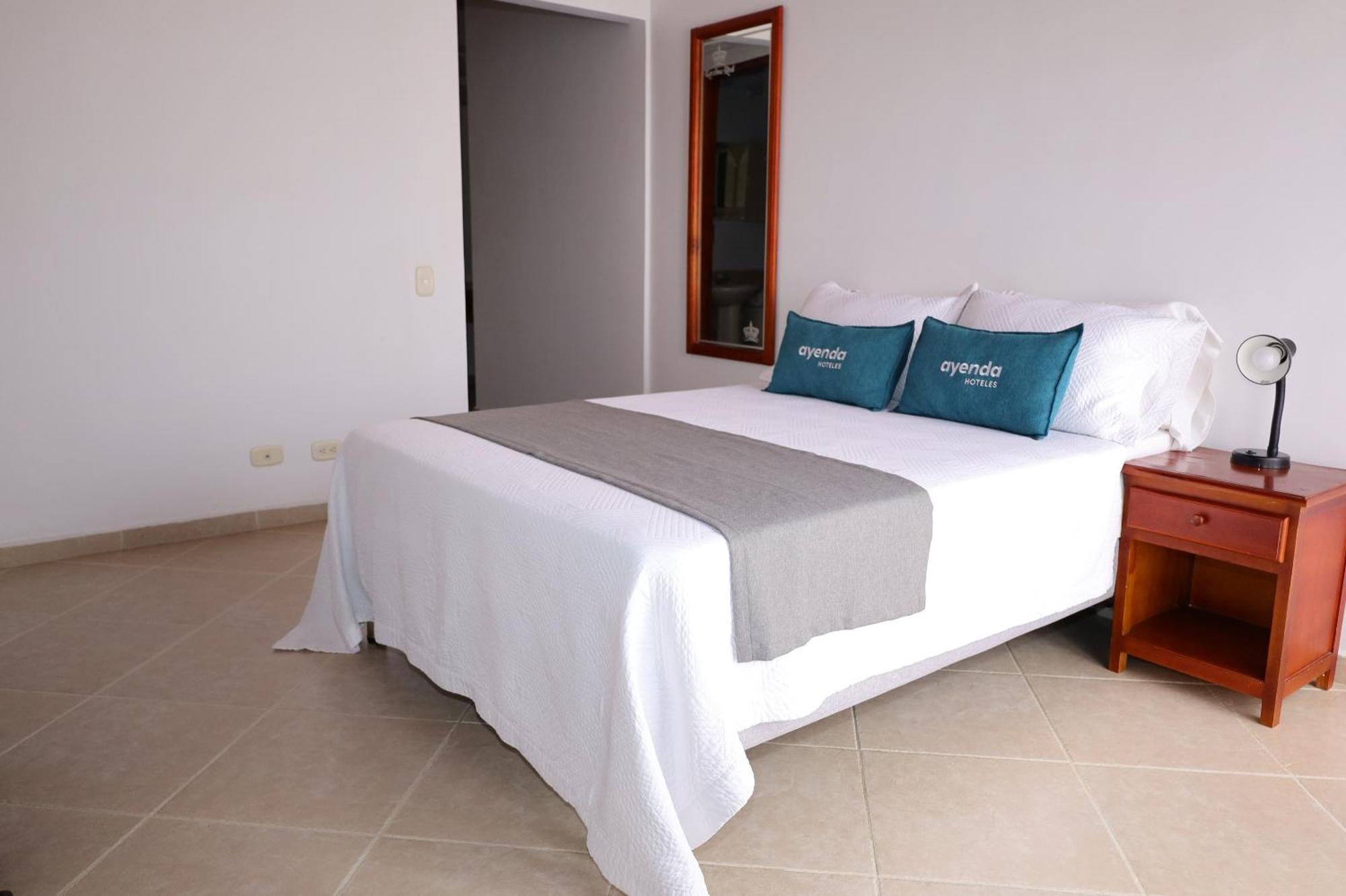 Ayenda Torre 2 Hotel Apartado Exterior photo
