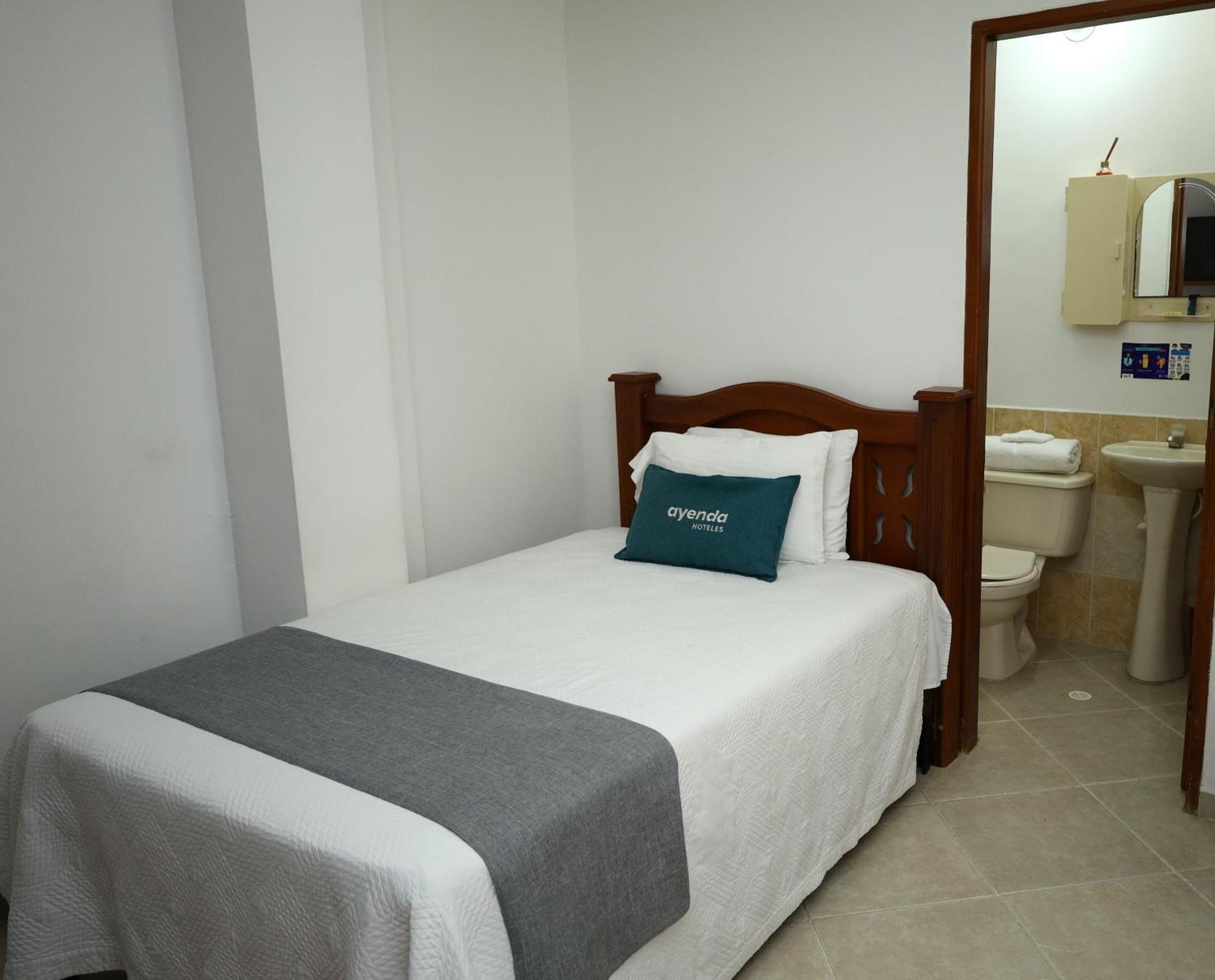 Ayenda Torre 2 Hotel Apartado Exterior photo