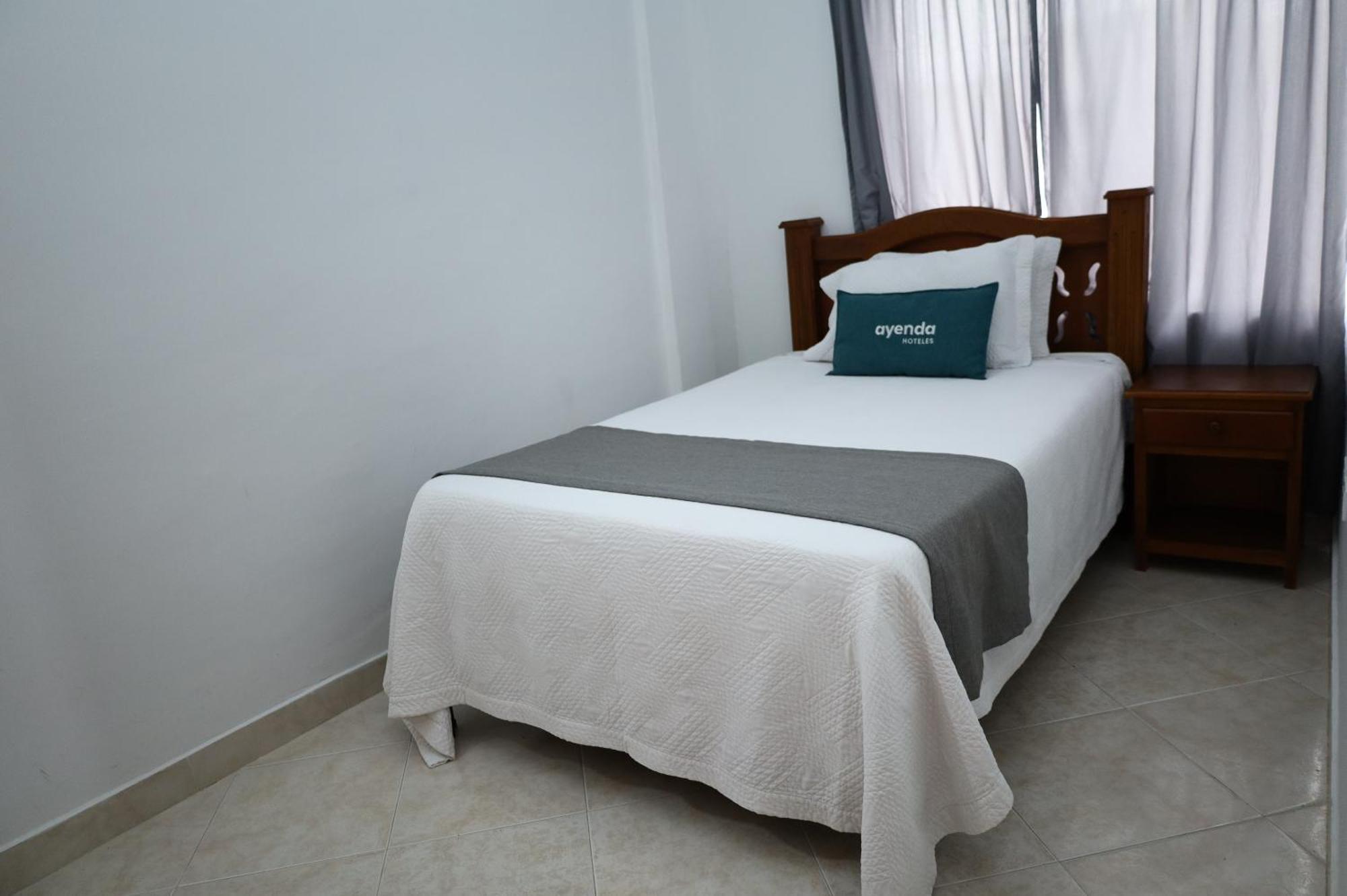 Ayenda Torre 2 Hotel Apartado Exterior photo